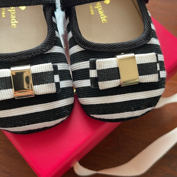 Kate Spade baby shoes Sz 3 —> for 6 - 9 month-olds - Picture 3 of 5
